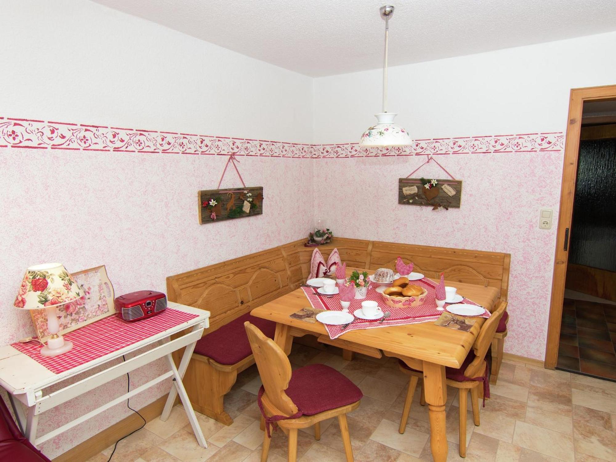 Alluring Holiday Home In Ubersee With Whirlpool エクステリア 写真