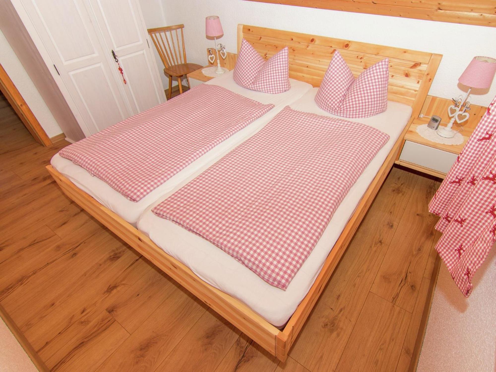Alluring Holiday Home In Ubersee With Whirlpool エクステリア 写真
