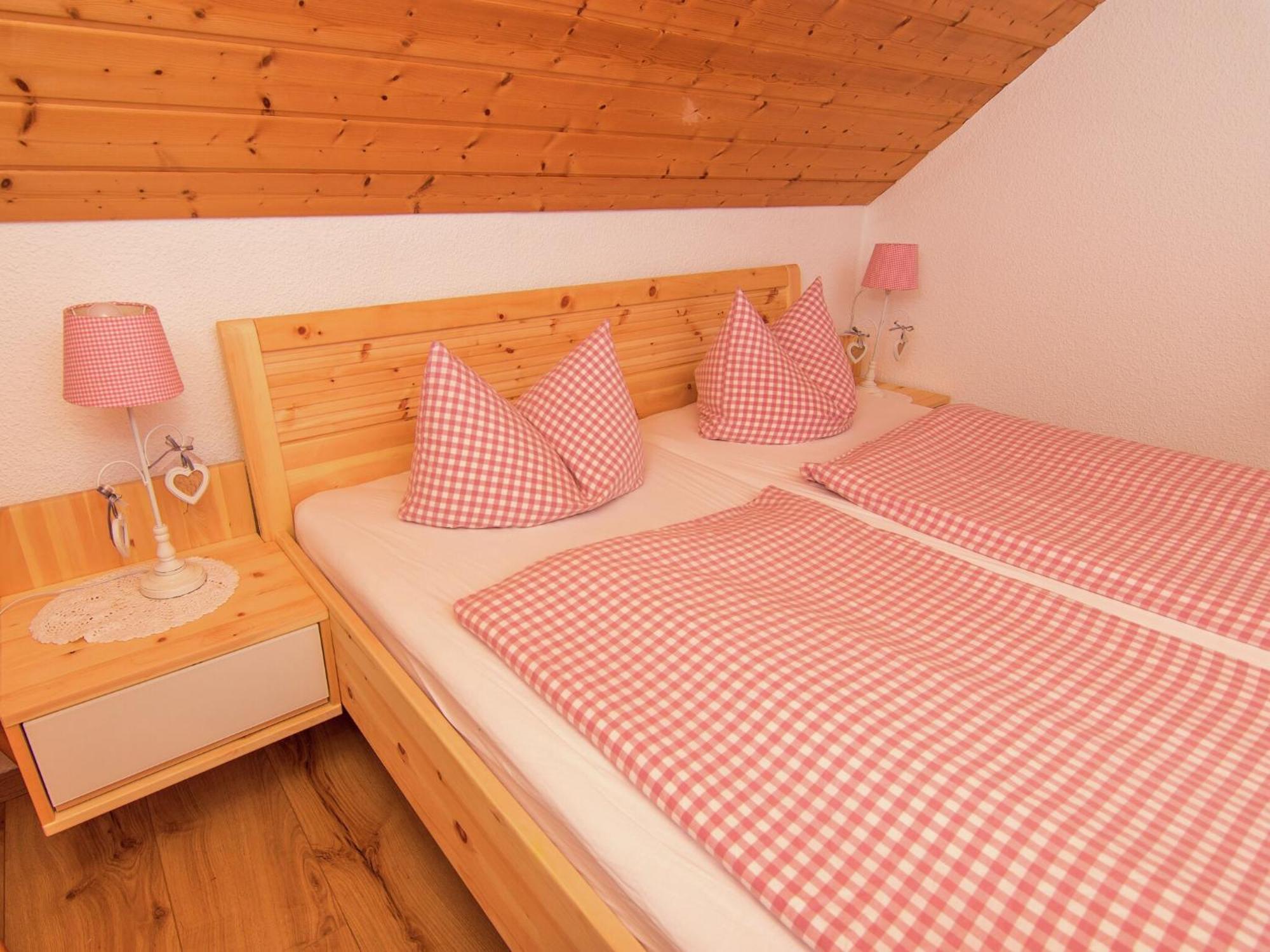 Alluring Holiday Home In Ubersee With Whirlpool エクステリア 写真