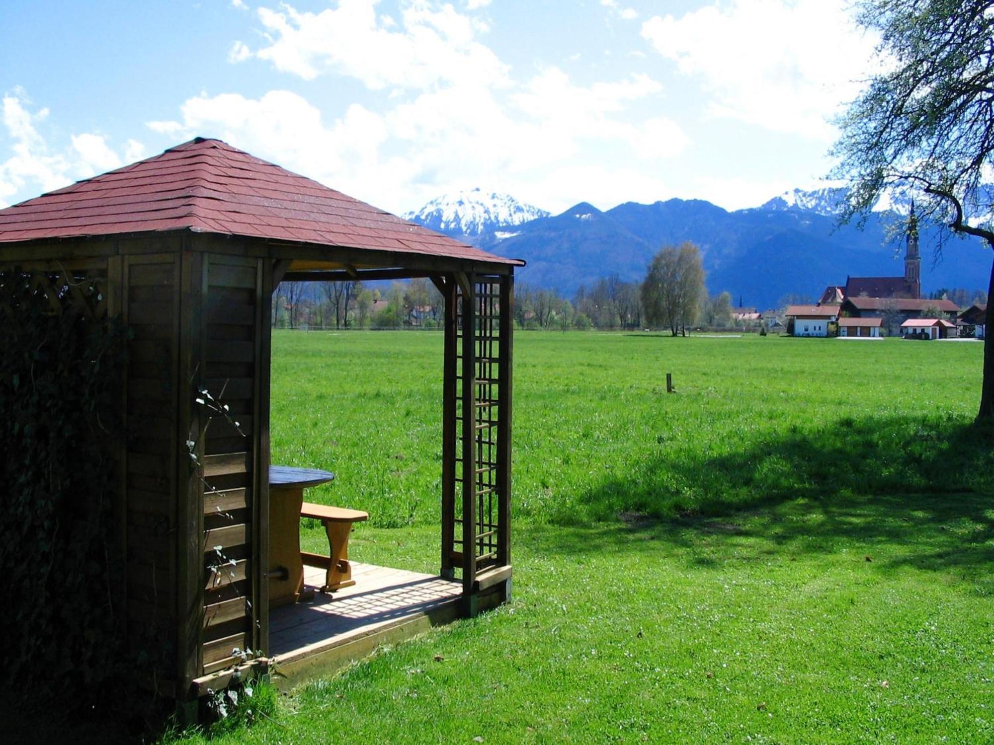 Alluring Holiday Home In Ubersee With Whirlpool エクステリア 写真