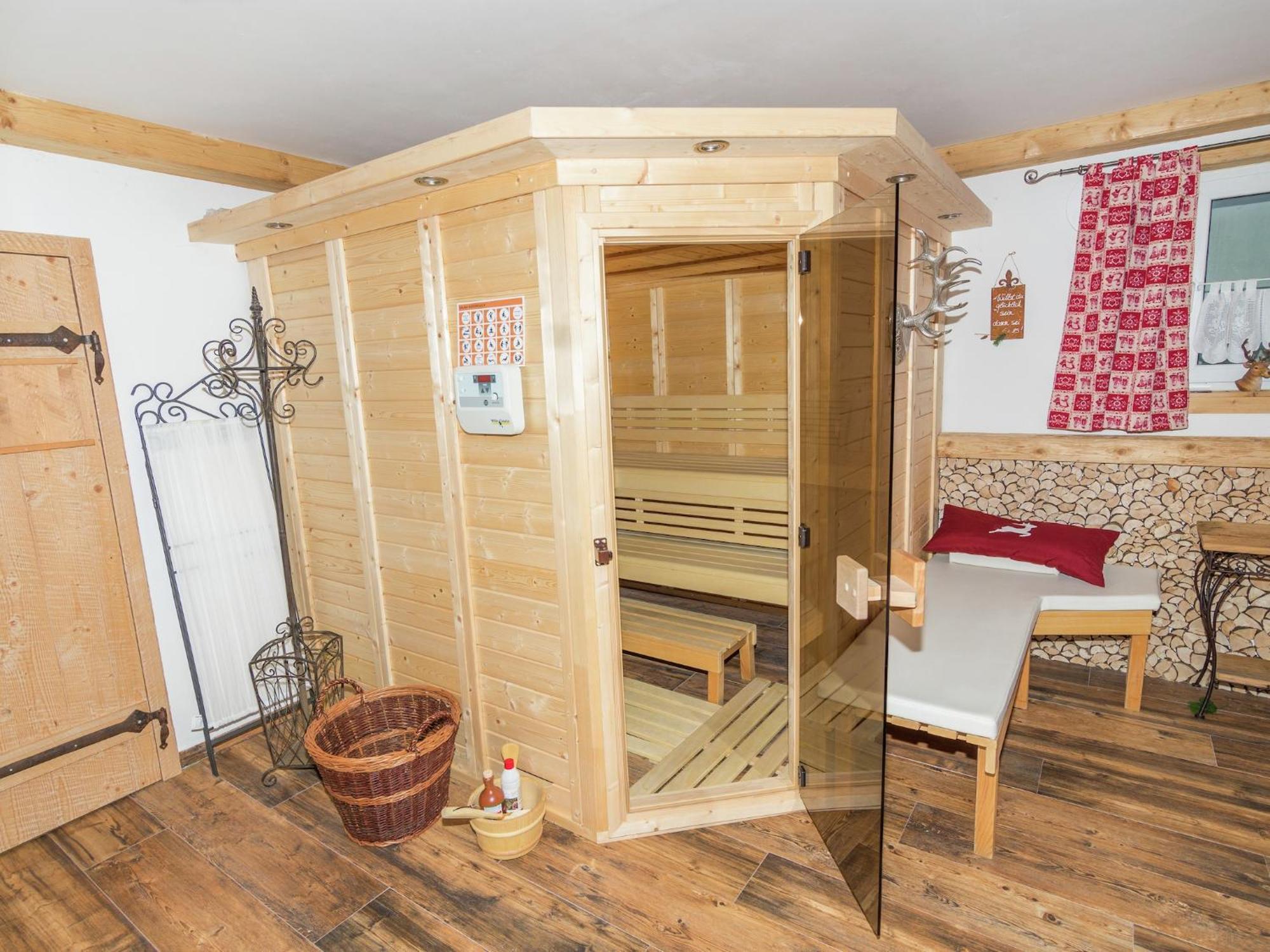 Alluring Holiday Home In Ubersee With Whirlpool エクステリア 写真