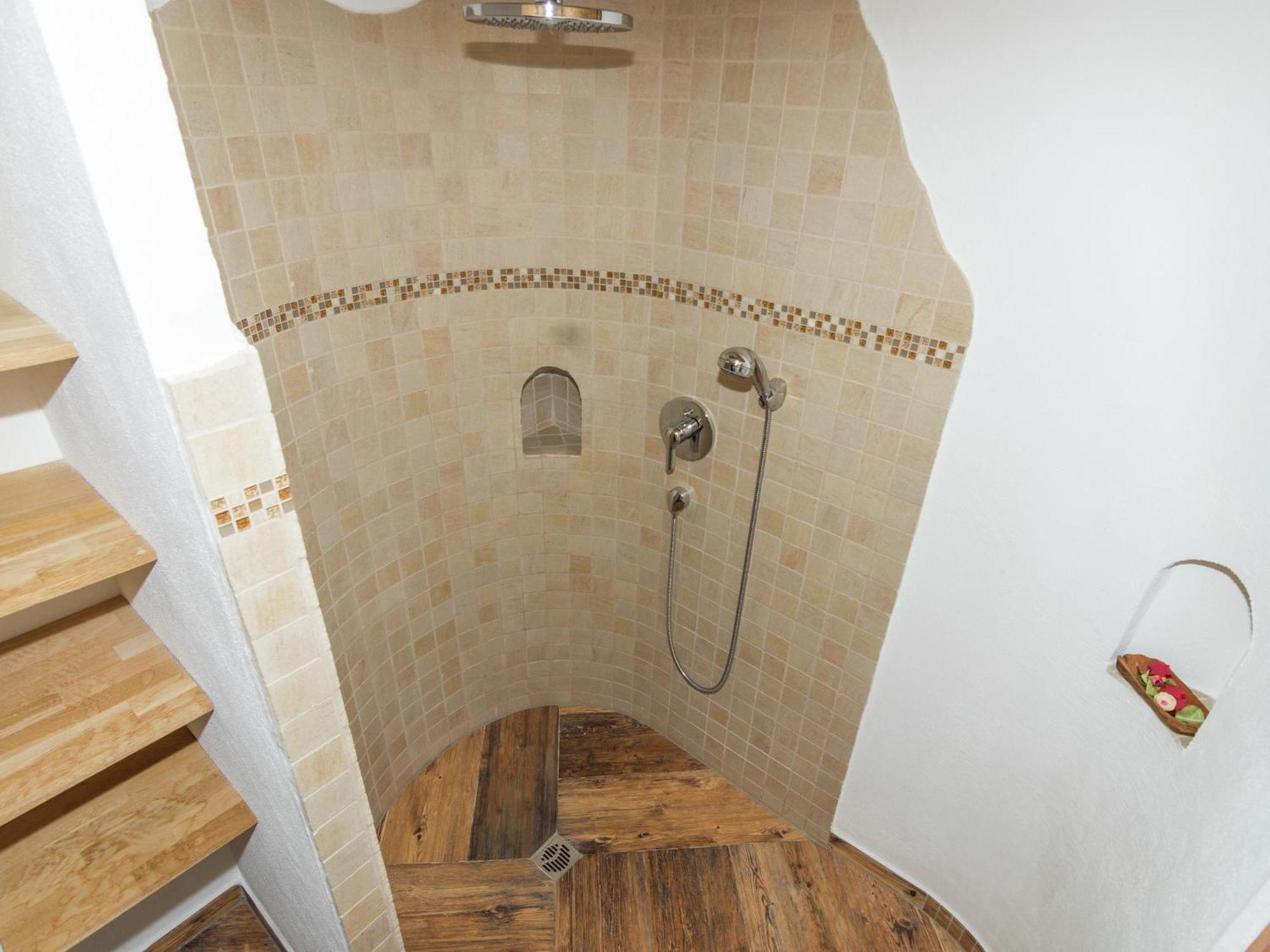 Alluring Holiday Home In Ubersee With Whirlpool エクステリア 写真