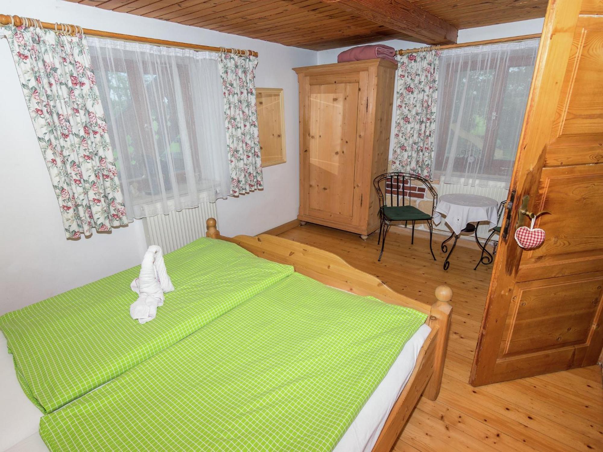 Alluring Holiday Home In Ubersee With Whirlpool エクステリア 写真