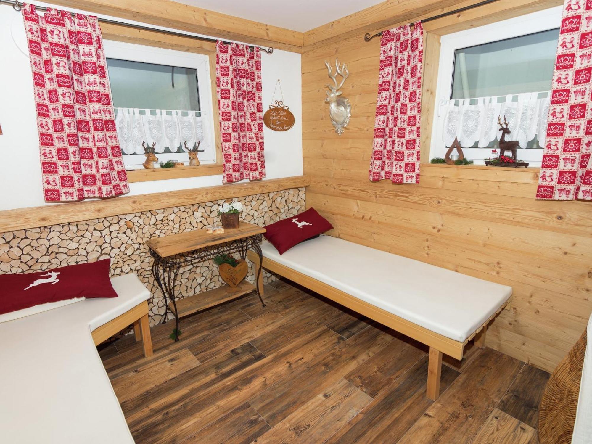 Alluring Holiday Home In Ubersee With Whirlpool エクステリア 写真
